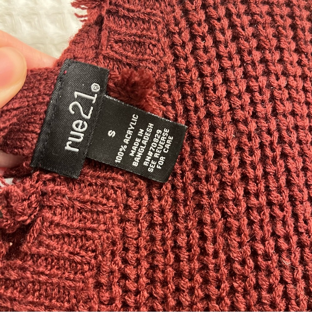 Rue21 Maroon V-Neck Distressed Sweater - Picture 4 of 5